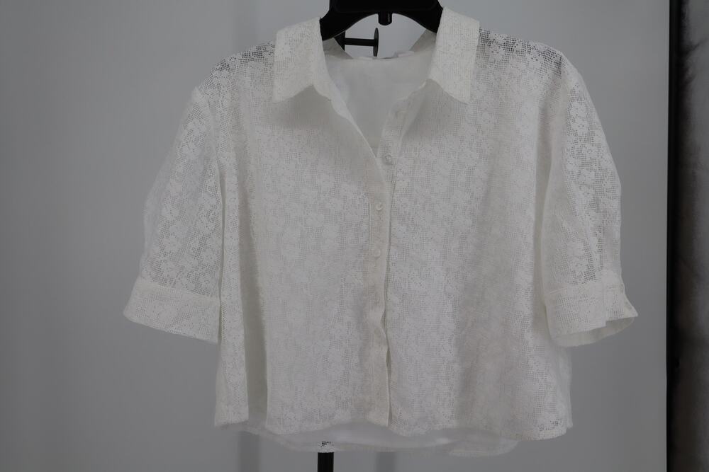 NEW Market & Spruce Desirae Button Down Shirt White Lace Floral Cropped Size MP